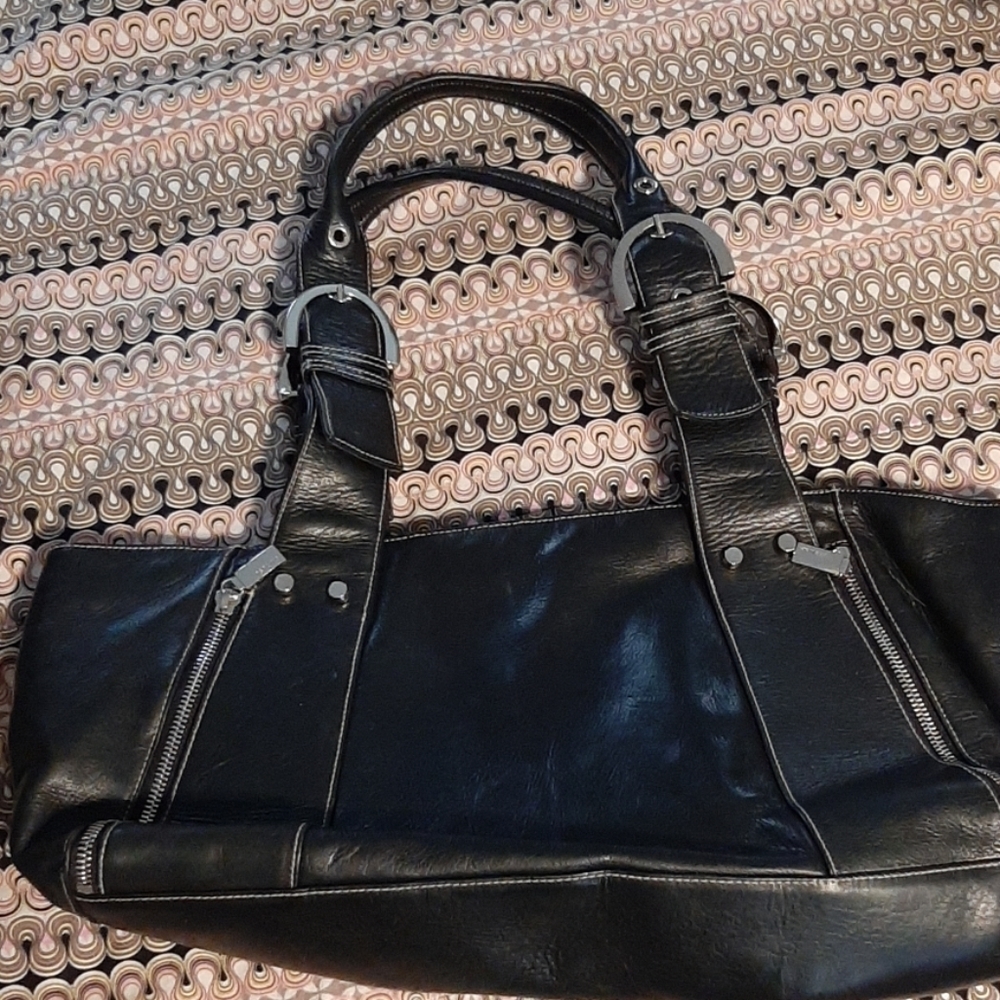 Perlina black leather purse